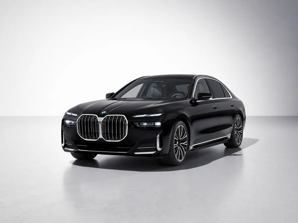 BMW i7 chauffeur vehicle